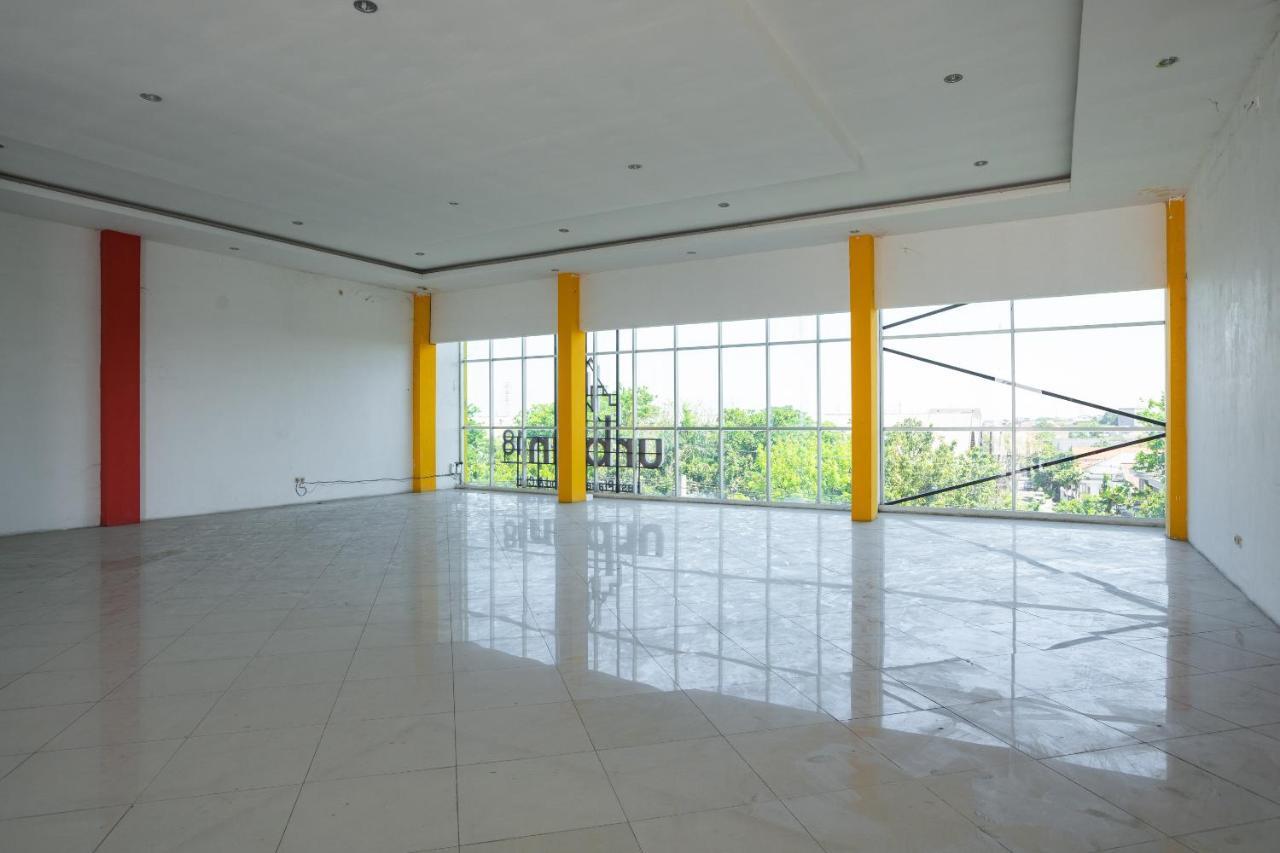 Oyo Flagship 1575 Urban 18 Hotel Surabaia Exterior foto