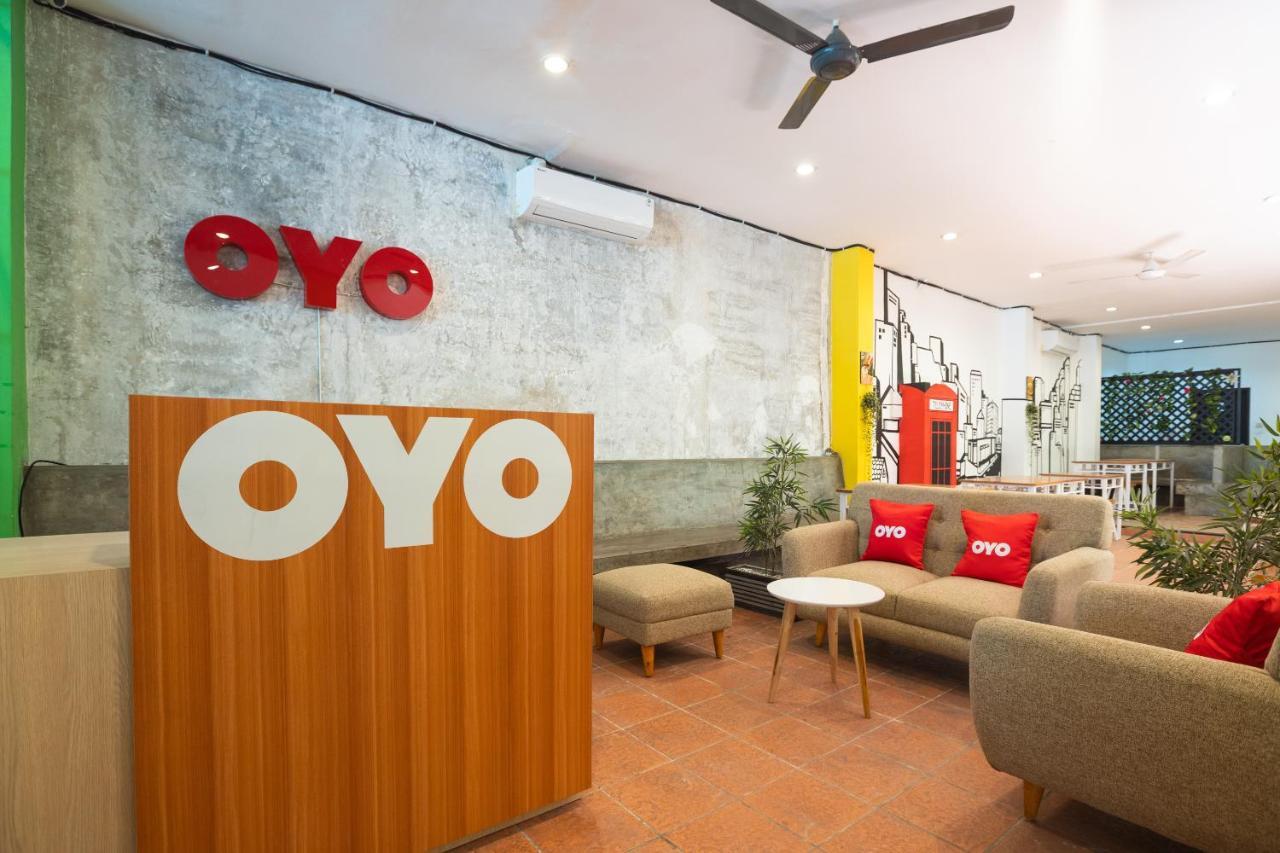 Oyo Flagship 1575 Urban 18 Hotel Surabaia Exterior foto